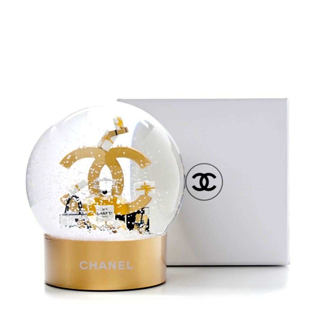 NWT CHANEL holiday snow globe